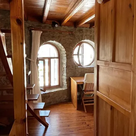 Kule Degirmen Deniz Manzarali Tas Ev Villa *
