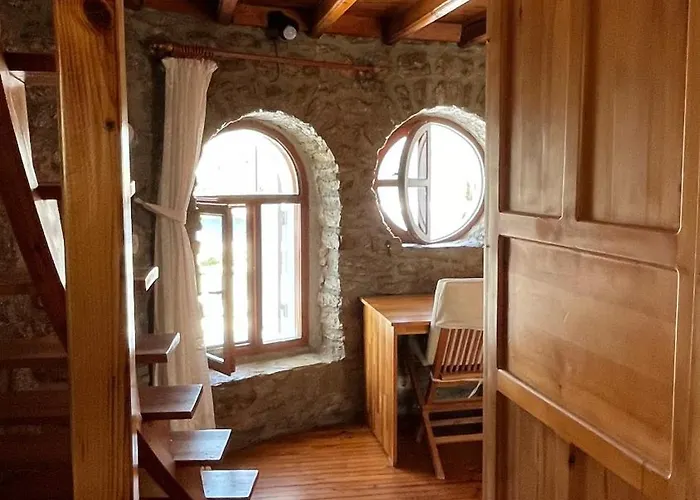 Light House Kule , Degirmen Deniz Manzarali Tas Villa *